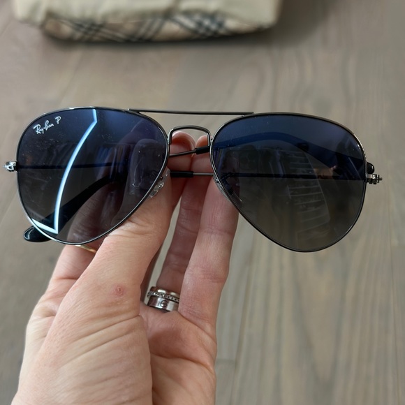 Ray Ban Black Aviator sunglasses - Picture 5 of 6